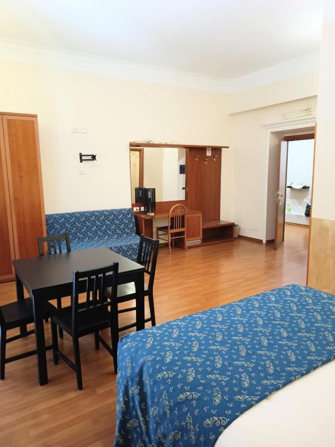 Opera Italian Suite Rome Buitenkant foto